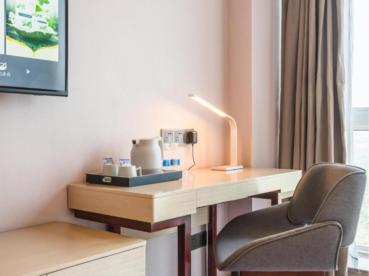 Lavande Hotel Luzhou Wanda Plaza Southwest Commercial City Dış mekan fotoğraf