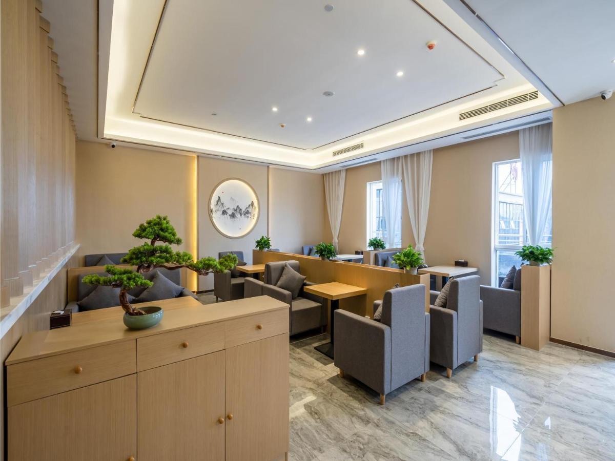 Lavande Hotel Luzhou Wanda Plaza Southwest Commercial City Dış mekan fotoğraf