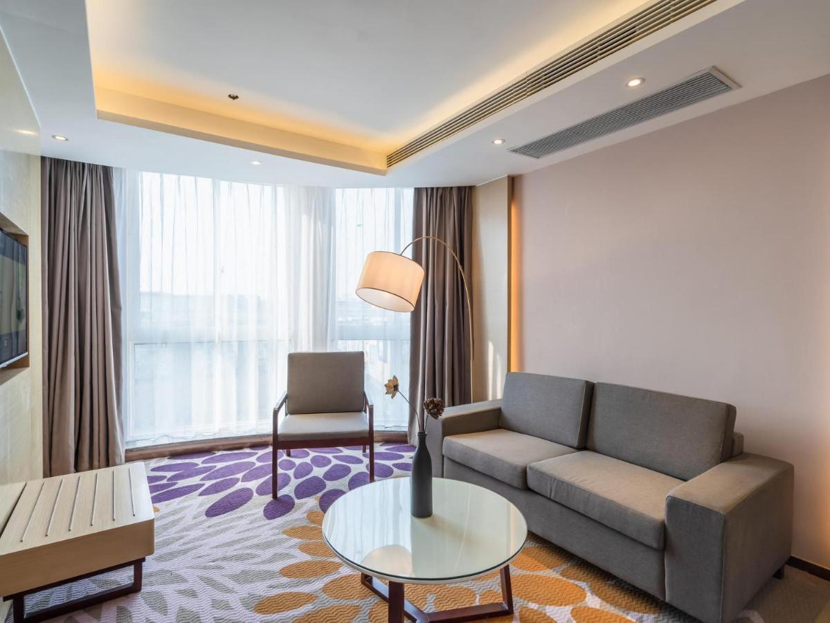 Lavande Hotel Luzhou Wanda Plaza Southwest Commercial City Dış mekan fotoğraf